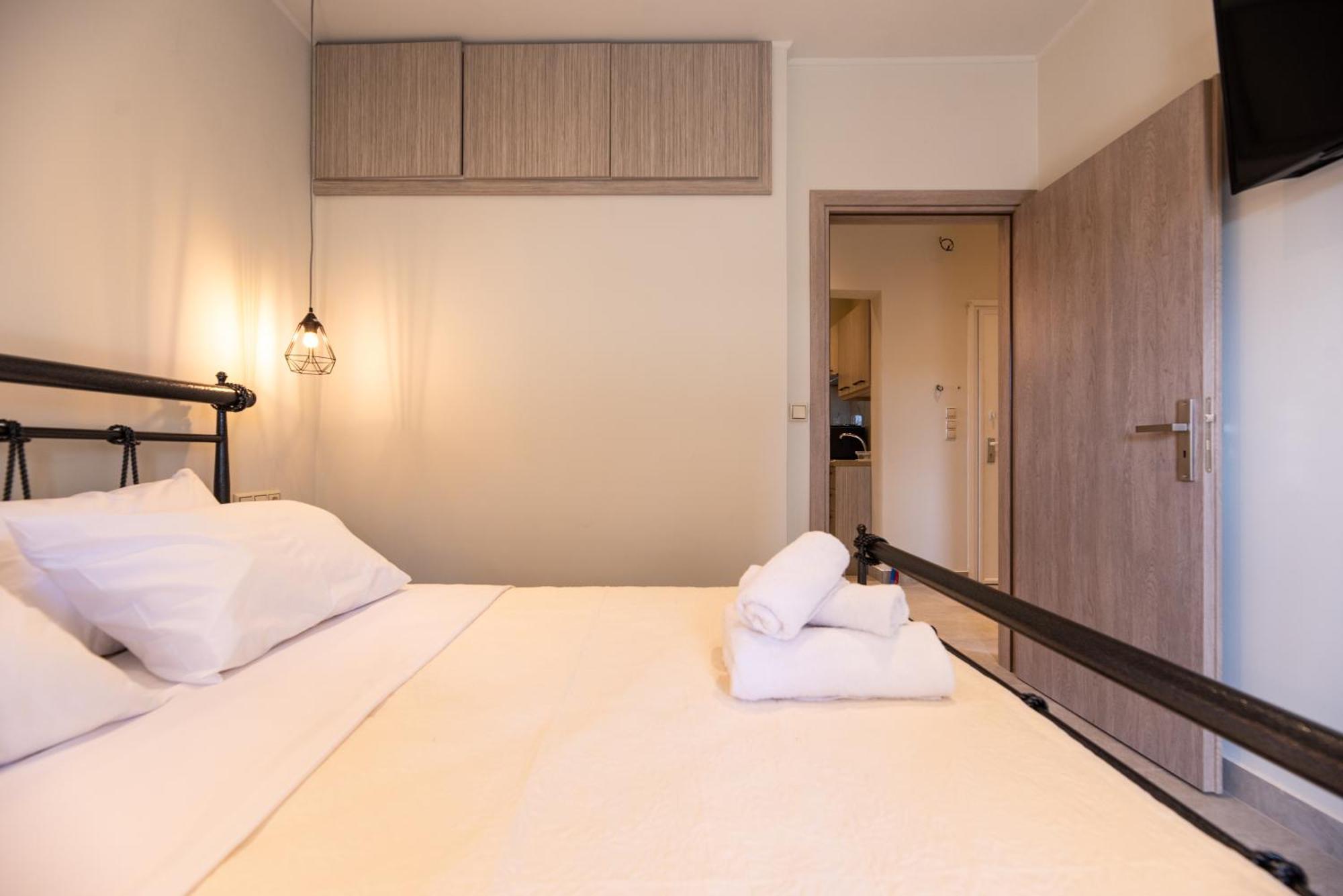 Demi'S Apartments Near Athen'S Airport Artemida  Zewnętrze zdjęcie